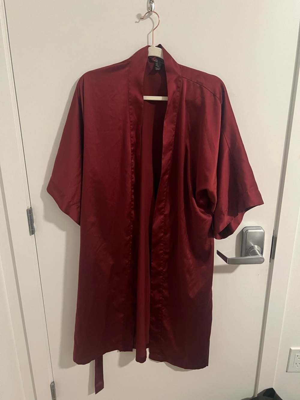 VICTORIA'S SECRET Signature Satin Short Robe - Picture 2 of 6
